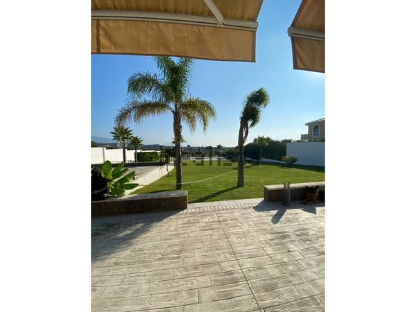 3-bedroom freehold villa in Estepona — photo 3 of 5