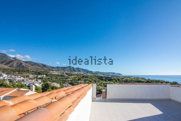 4-bedroom freehold villa in Nerja — photo 4 of 5