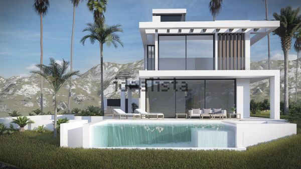 5-bedroom freehold villa in Estepona — photo 1 of 5