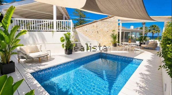 3-bedroom freehold villa in Estepona — photo 1 of 5