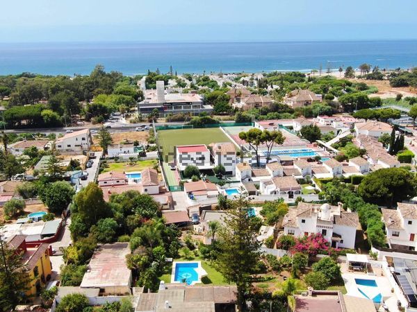 Detached house in Camino de los Madereros, El Rosario-Ricmar, Marbella — image 4