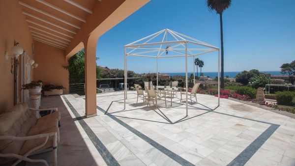 Detached house in Partido de arroyo del medio Nn, Parque Central, Estepona — image 3