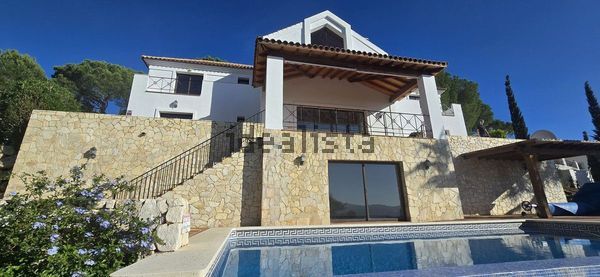 4-bedroom freehold villa in Mijas — photo 3 of 5