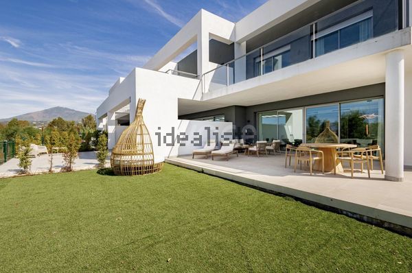 3-bedroom freehold villa in Marbella — photo 3 of 5