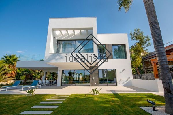 5-bedroom freehold villa in Marbella — photo 3 of 5