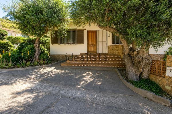 Detached house in Calle Navarra, Nord, Roses — image 3