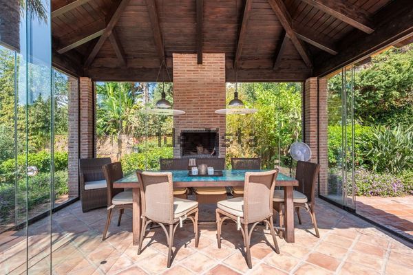 4-bedroom freehold villa in Estepona — photo 2 of 5