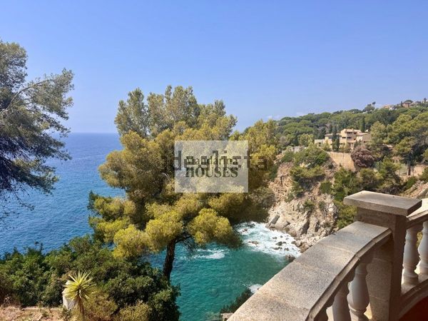 5-bedroom freehold villa in Lloret de Mar — photo 3 of 5