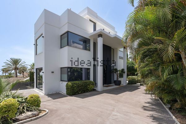 5-bedroom freehold villa in Marbella — photo 2 of 5