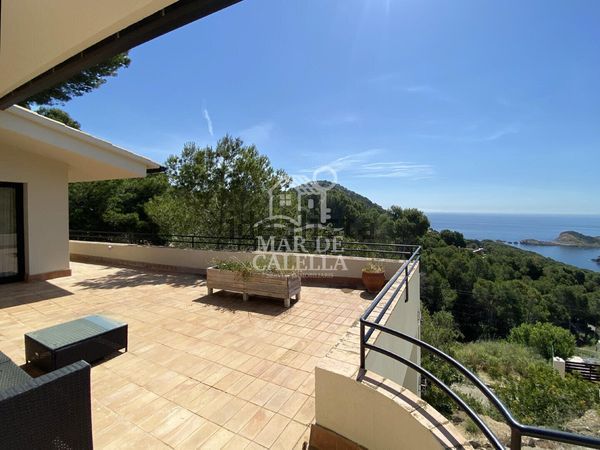 3-bedroom freehold villa in Begur — photo 1 of 5
