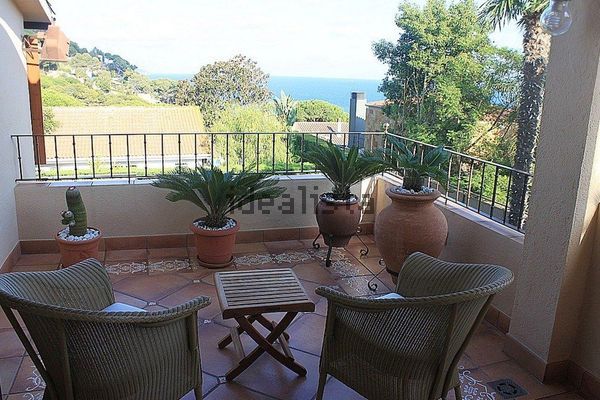 4-bedroom freehold villa in Blanes — photo 5 of 5