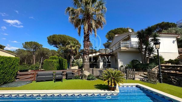 3-bedroom freehold villa in Sant Feliu de Guíxols — photo 1 of 5