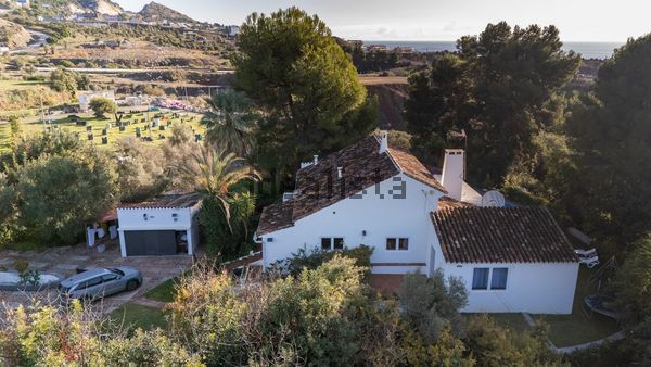 4-bedroom freehold villa in Mijas — photo 2 of 5