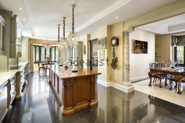7-bedroom freehold villa in Marbella — photo 3 of 5