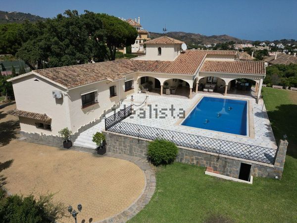 4-bedroom freehold villa in Marbella — photo 5 of 5