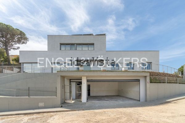 4-bedroom freehold villa in Lloret de Mar — photo 5 of 5