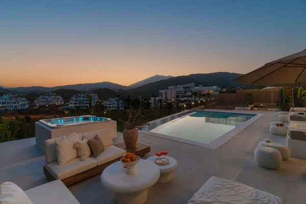 Detached house in Urbanizacion Nueva Andalucia k, 21 b, Los Naranjos, Marbella — image 4