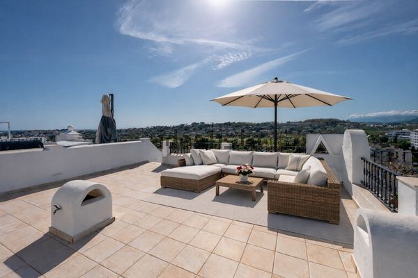 3-bedroom freehold villa in Marbella — photo 1 of 5