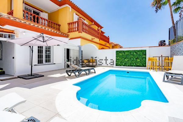 5-bedroom freehold villa in Adeje — photo 3 of 5