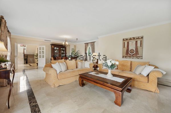 4-bedroom freehold villa in Marbella — photo 4 of 5