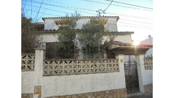 Detached house in Calle Vayreda, Eixample Residencial, L'Escala — image 4