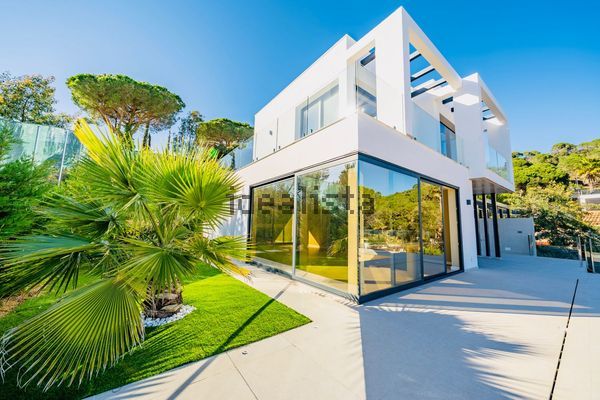 Detached house in Els Pinars, Lloret de Mar — image 4