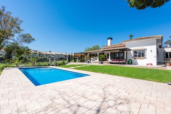 4-bedroom freehold villa in Marbella — photo 4 of 5