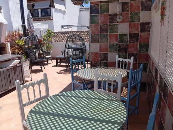3-bedroom freehold villa in Estepona — photo 1 of 5