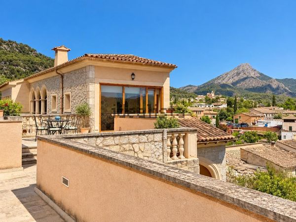 4-bedroom freehold villa in Calvià — photo 2 of 5