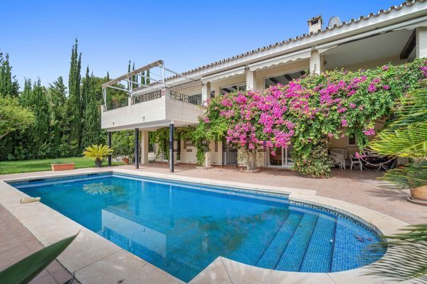 4-bedroom freehold villa in Marbella — photo 1 of 5