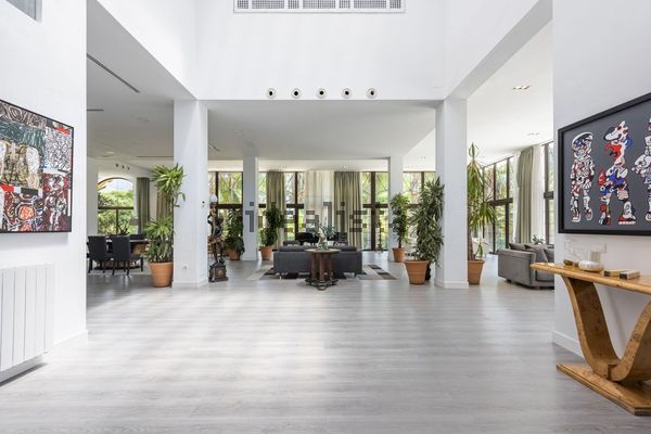 10-bedroom freehold villa in Marbella — photo 2 of 5
