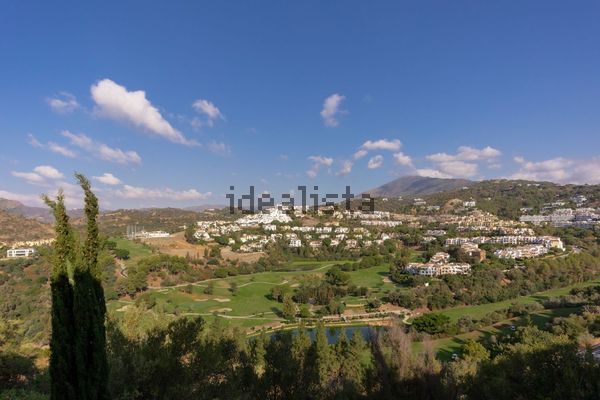 3-bedroom freehold villa in Benahavís — photo 1 of 5