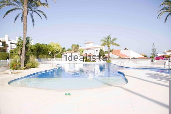 3-bedroom freehold villa in Estepona — photo 1 of 5