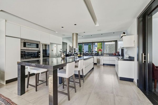 6-bedroom freehold villa in Marbella — photo 4 of 5