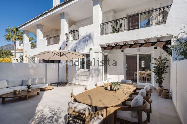 3-bedroom freehold villa in Marbella — photo 2 of 5