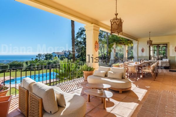 5-bedroom freehold villa in Benahavís — photo 2 of 5