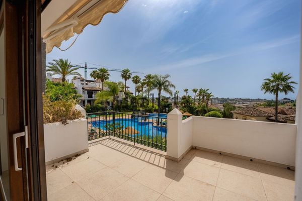 3-bedroom freehold villa in Benahavís — photo 2 of 5
