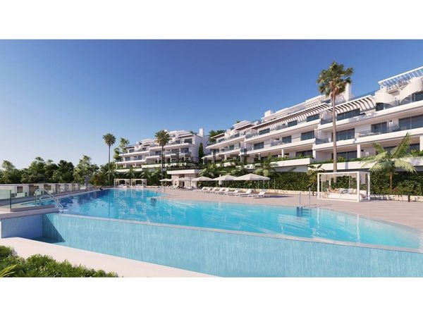 3-bedroom freehold villa in Estepona — photo 1 of 5