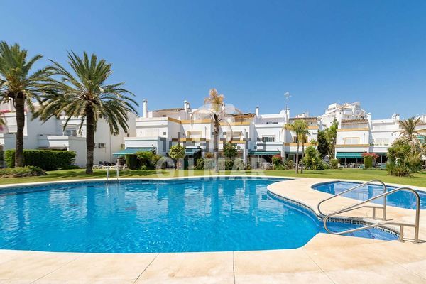 3-bedroom freehold villa in Estepona — photo 4 of 5