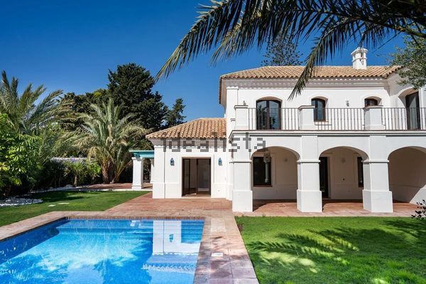 6-bedroom freehold villa in Marbella — photo 1 of 5