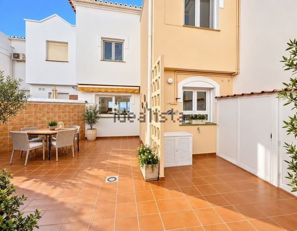Terraced house in Burriana, Nerja — image 5