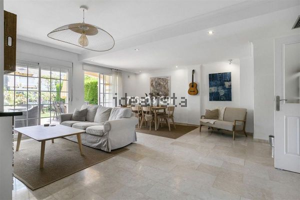 3-bedroom freehold villa in Marbella — photo 3 of 5