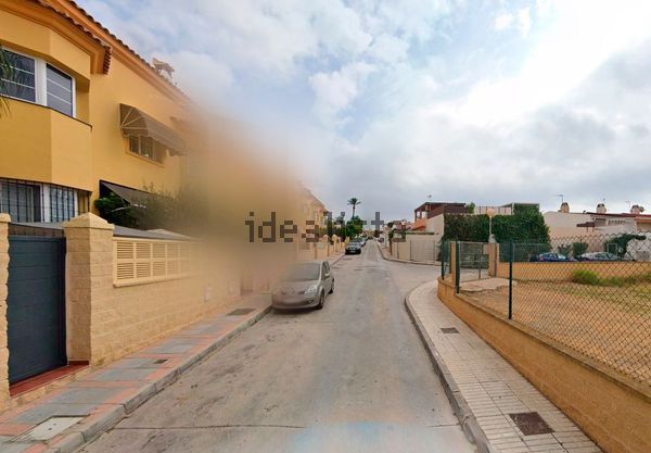 4-bedroom freehold villa in Fuengirola — photo 2 of 5