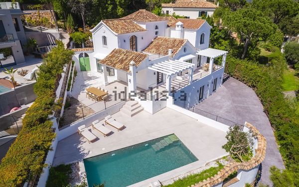 5-bedroom freehold villa in Benahavís — photo 1 of 5