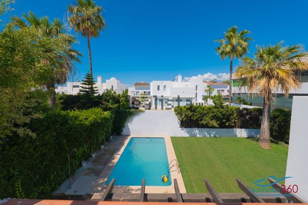 3-bedroom freehold villa in Marbella — photo 3 of 5