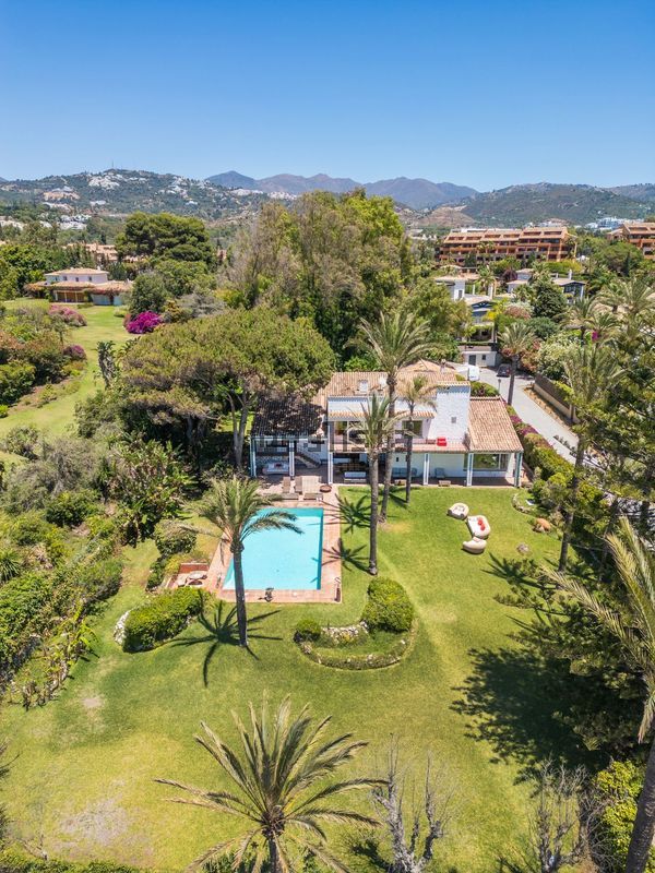 5-bedroom freehold villa in Marbella — photo 5 of 5