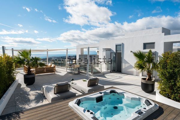 Semi-detached house in Sierra Blanca, Marbella — image 4