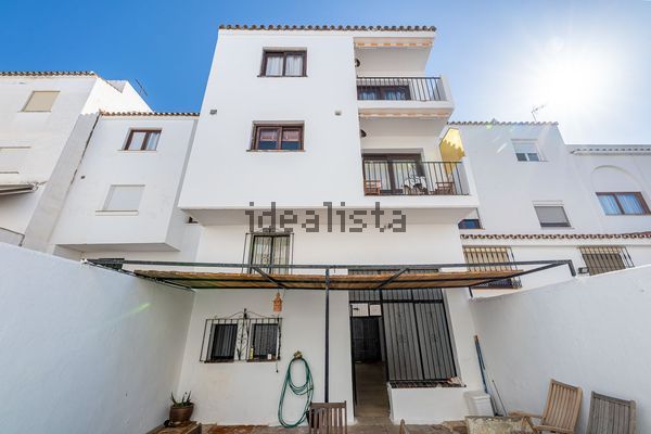 4-bedroom freehold villa in Estepona — photo 2 of 5