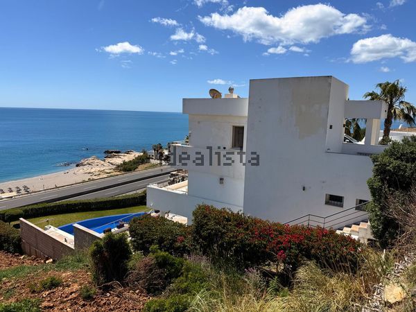 3-bedroom freehold villa in Manilva — photo 4 of 5