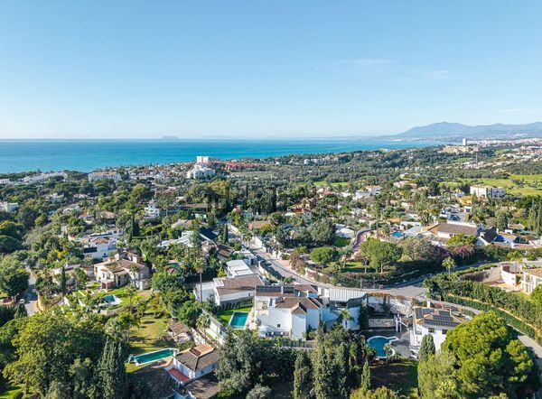 4-bedroom freehold villa in Marbella — photo 3 of 5